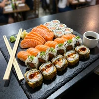 Combinado Salmão 30 Peças, Sushi do Balcão Azul