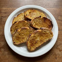 Torradas de Pão de Milho, Sopeira de Barro