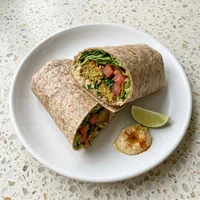 Wrap de Falafel com Homus, Raiz & Folha