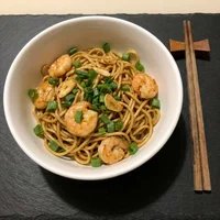 Yakisoba de Camarão ao Alho, Wok e Brasa