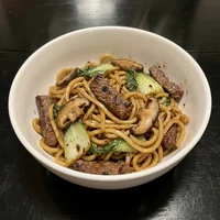 Yakisoba de Carne e Cogumelo, Dragão Dourado